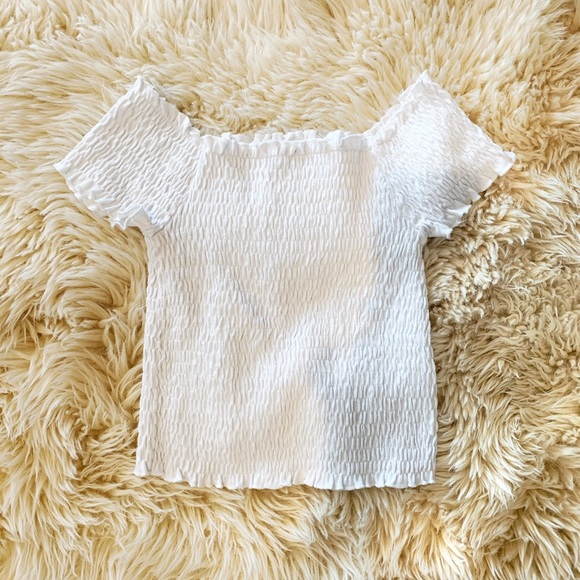 ✨Cute Off Shoulder Crop Top✨ - Picture 2 of 3